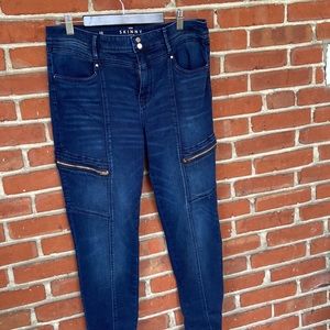 Mid-rise skinny jeans